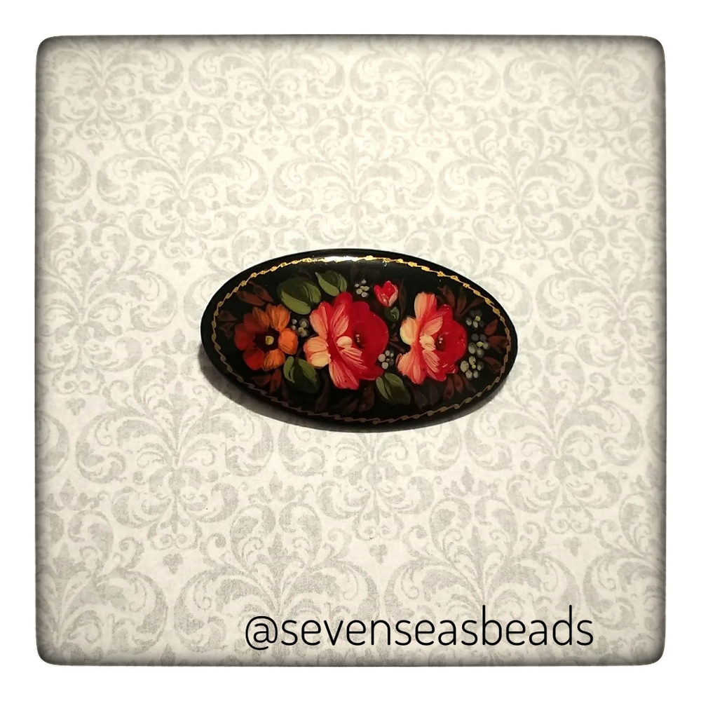 💘 Vintage Lacquer Brooch